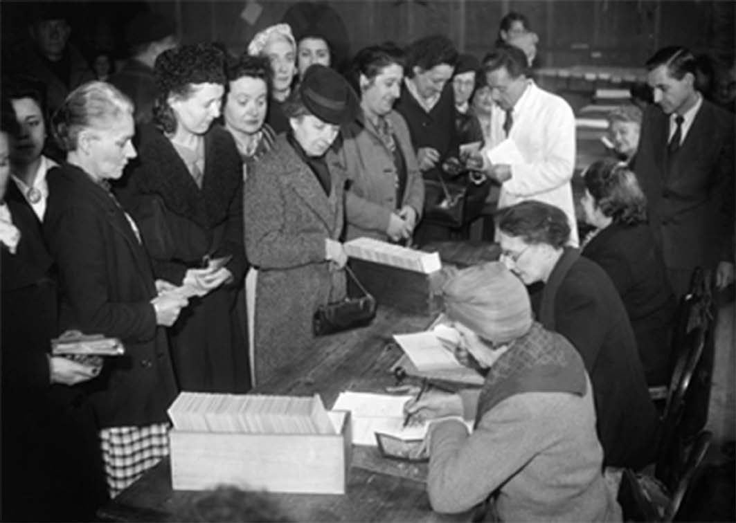 Pour la première fois, les femmes ont une carte d'électrice