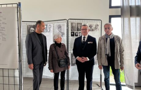PH158-1 Le Bernanrd – Inauguration de l’exposition – M.Chusseau, maire du Bernard, Mme Turi AMRDV, A. Audouit, Prés. Anciens Combattants et M. Mélique, Prés.CATM